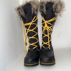 Brand new Guess Snow Boots